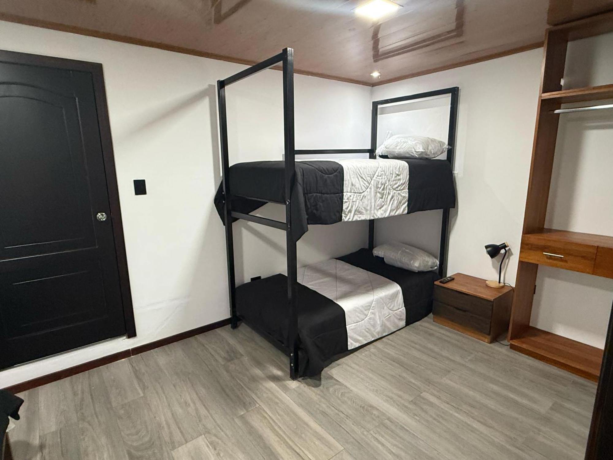 Bunker593 Inn Tena Luaran gambar