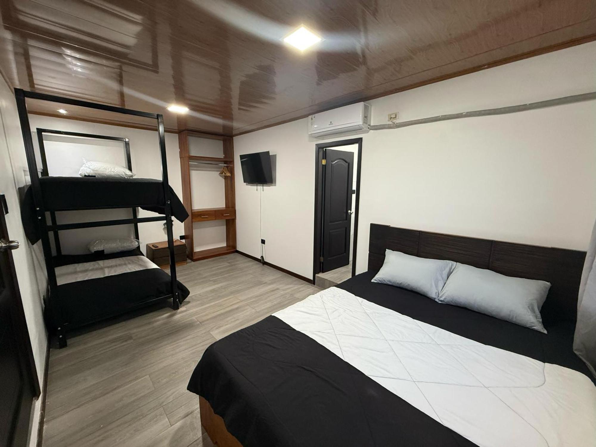Bunker593 Inn Tena Luaran gambar