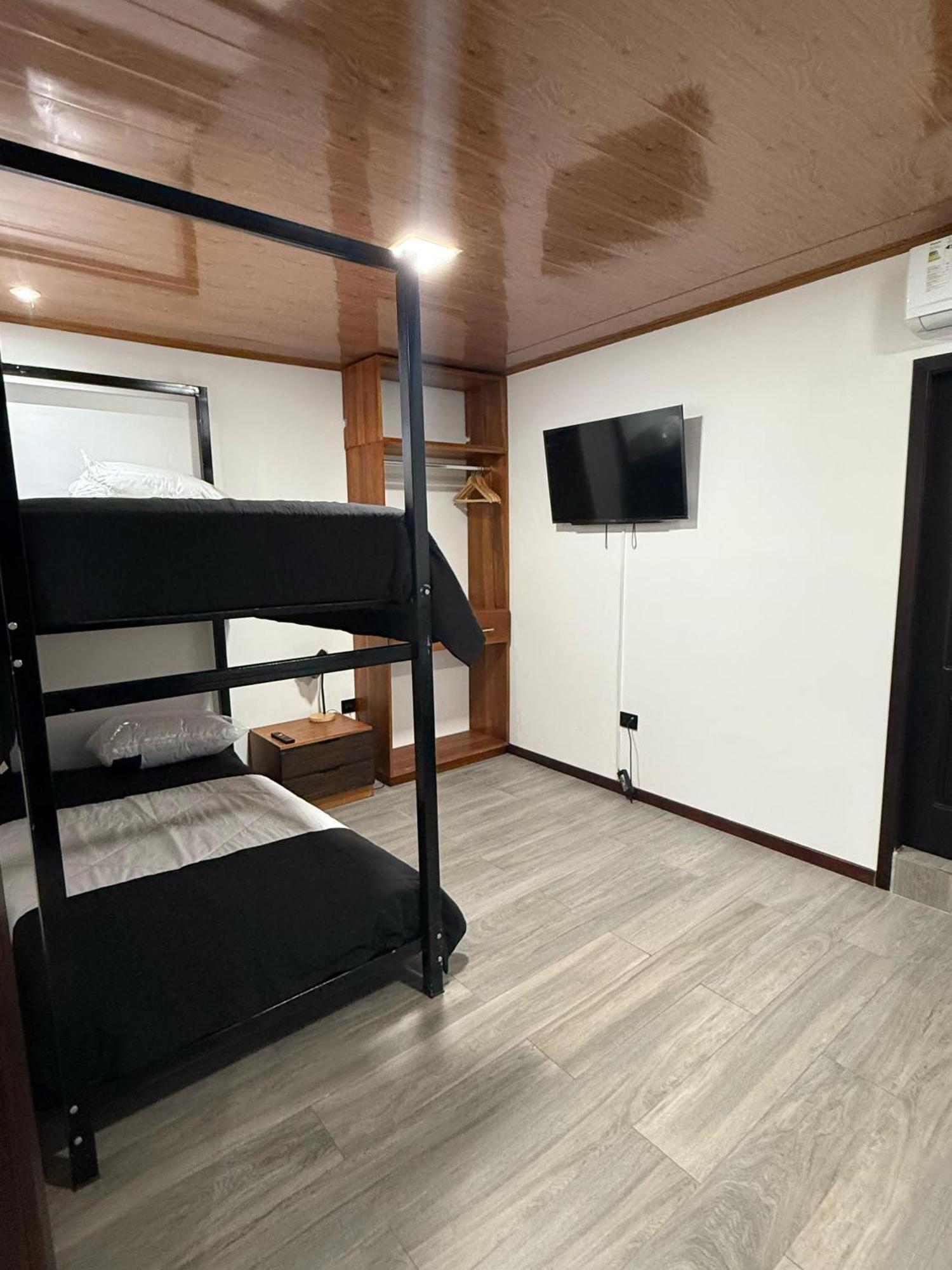 Bunker593 Inn Tena Luaran gambar