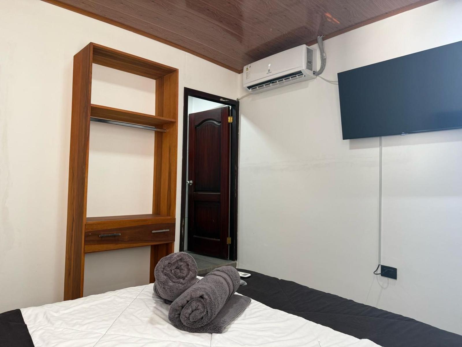 Bunker593 Inn Tena Luaran gambar